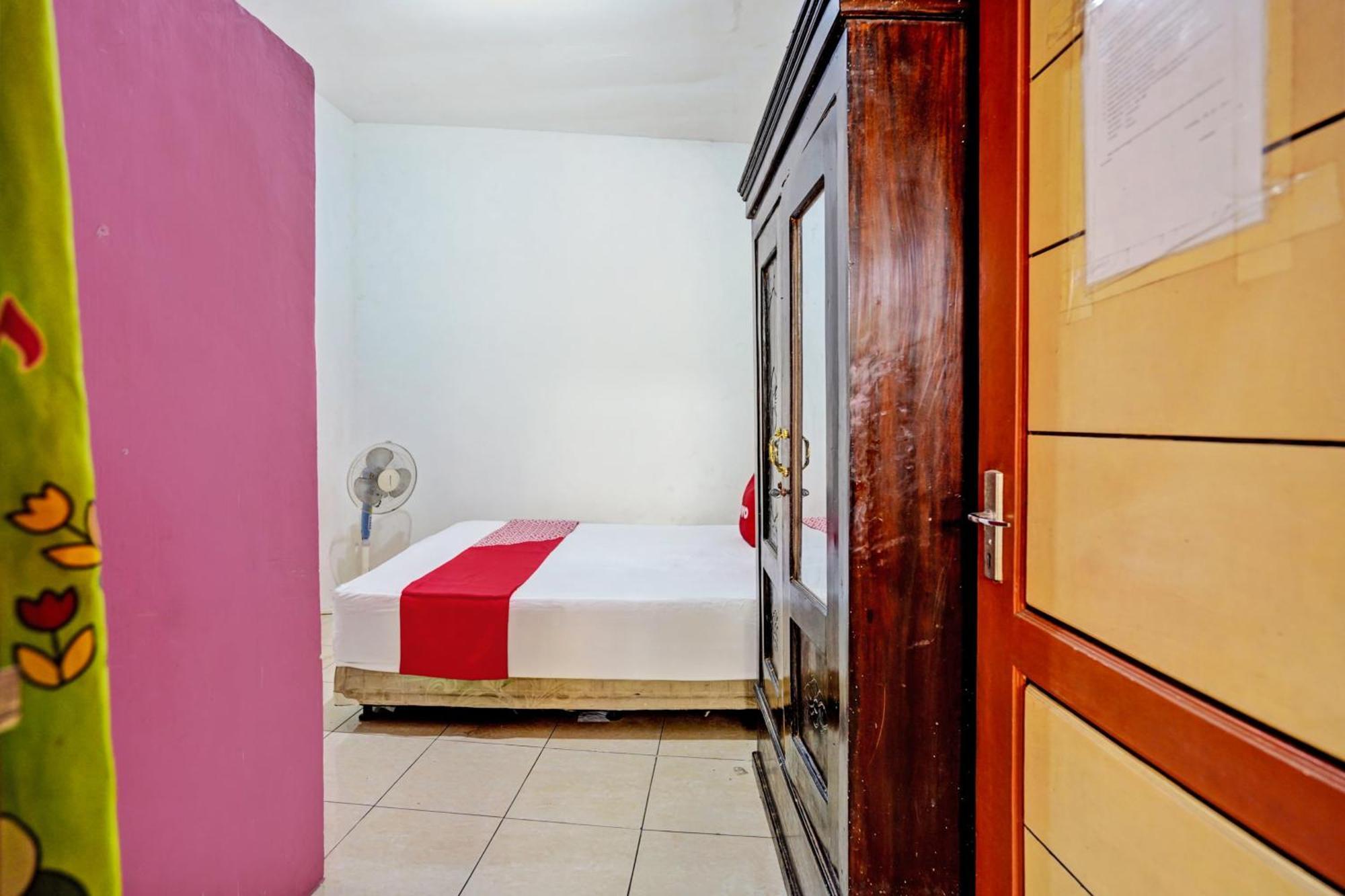 Oyo Life 92840 Wisma Morricco Jombang Bagian luar foto
